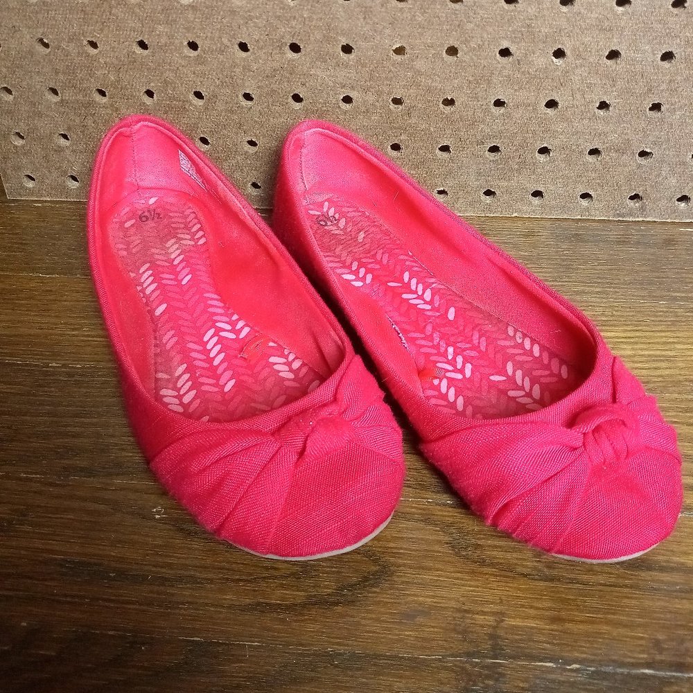 Time and Tru Flats